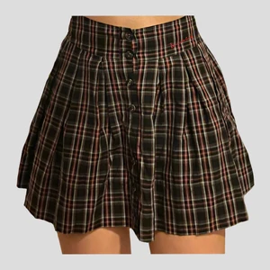 Rutig kjol - Rutig kjol från Bondelid i strl S o fint skick ❤️‍🔥 Fraktas spårbart för 51 kr! 💌 Ursäkta flyttröran 🤠