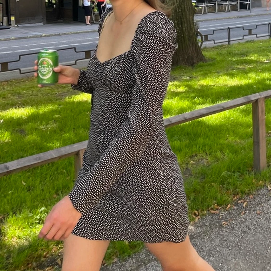 Svart klänning med vita prickar Zara - 90