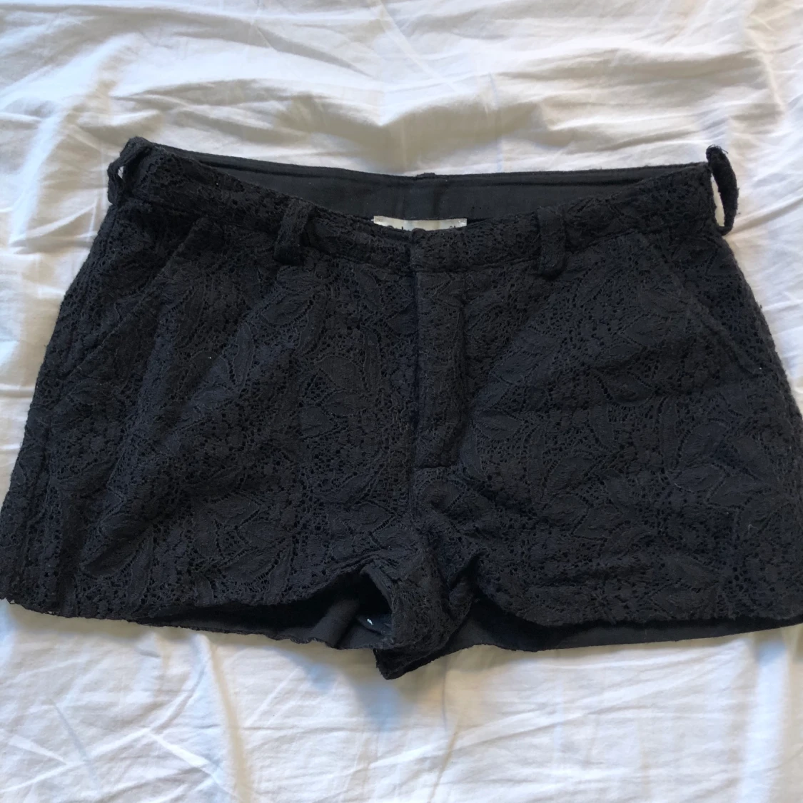 Svarta Shorts med brodyr 