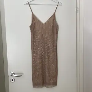 Aldrig använt denna klänning