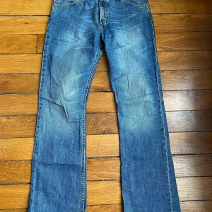 Levis 507 Flared - Levis bra skick Mått Midja 42.5cm Längd 110cm 