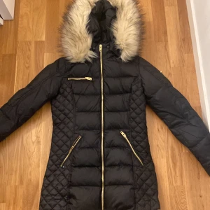 Rockandblue jacka  - Denna jacka köpte jag för 2 månader sedan. Har testat den en gång och kände inte att det var något för mig så därför tänker jag sälja den om någon är intresserad skriv gärna och priset kan vi diskutera tillsammans!💞