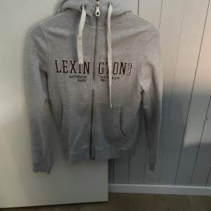 Fin hoodie från lexington, strl xs, knappt använd 