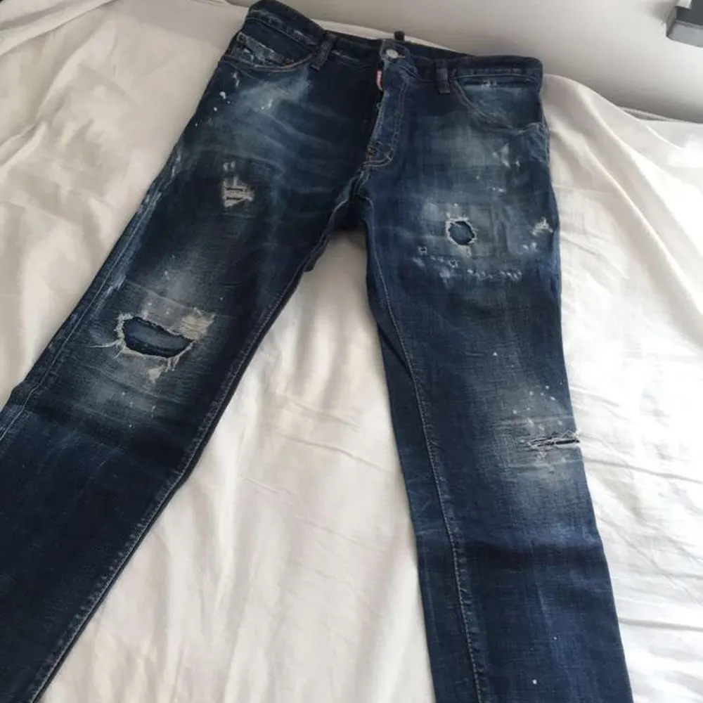Dsquared2 jeans herr nypris ca 5300 Väldigt bra skick. Äkta. Jeans & Byxor.