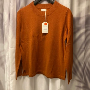 Tröja - Ny tröja ,ej använd. prislapp kvar. 