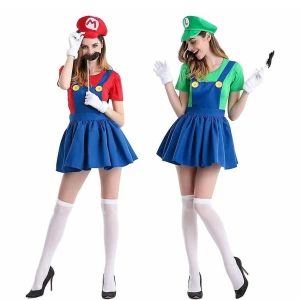 Mario och luigi utklädnad - En mario utklädnad + hatt storlek S, och en luigi utklädnad + hatt storlek M.  ❗️Mustascherna, stumporna, handskarna och klackarna följer inte med❗️ 125kr styck + frakt