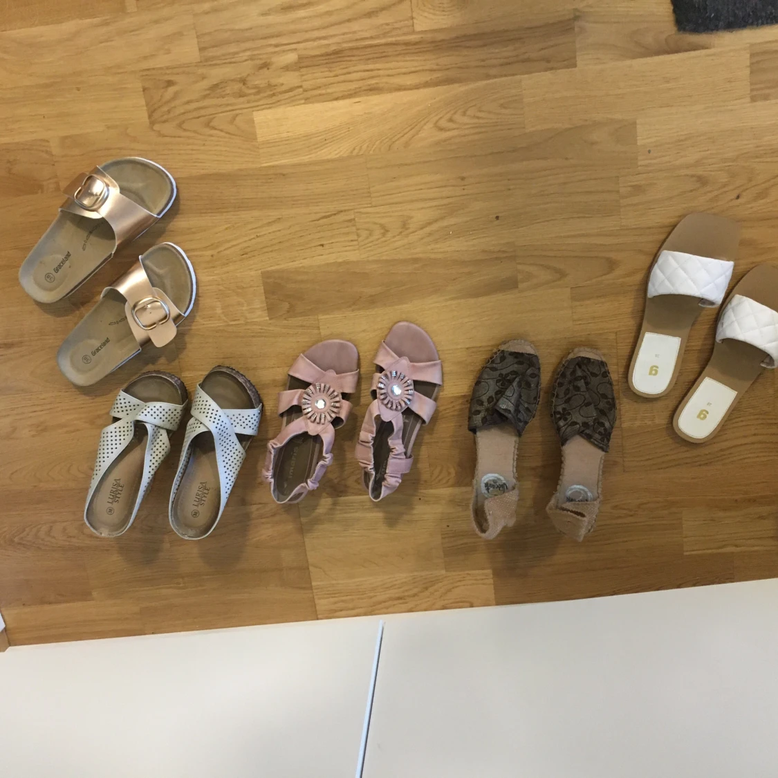 Sandaler i olika modeller  - 91