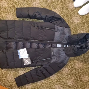 Ny Sail Racing Dam i S - Helt ny Sail racing till damer i lång modell. Storlek S. Nypris 6000 Mitt pris 3000