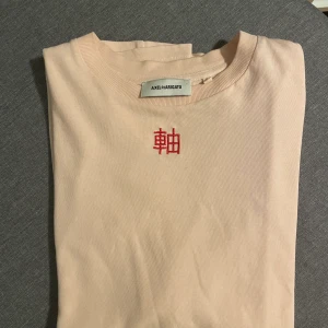 Arigato Tshirt - Arigato tshirt, nästan oanvänd  Storlek M  
