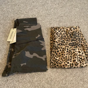 Fina märkestights - Fynd!  Två stycken fina tränings/eller vardagstights från Ragdoll La. Nypriset ligger på runt 1000kr för ett par. Mitt pris är 200 för ett par och 350 för båda! 🫶 Tightsen i camoflage är oanvända och påsen finns kvar. De i leopardmönster är i nyskick! 
