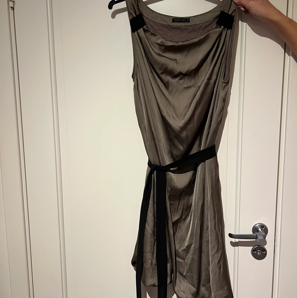 Klänning med skärp i midjan - 90