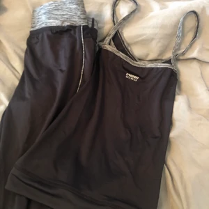 Freddy pants set - Matchande träningstights och linne från Freddy. Storlek XS. Mer bilder kan skickas om så önskas. Pris kan diskuteras.