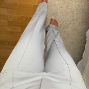 Kostymbyxor - Kostymbyxor ifrån Madlady med pressveck. Helt oanvända! Säljer pga för långa. 