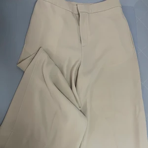 hope byxor - fina och svala vida byxor från hope, nyskick!!