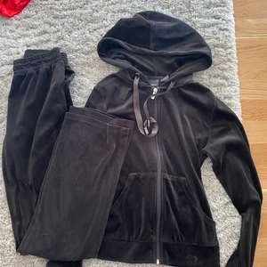 Gina set - Byxorna strl xxs, tröjan xs.   