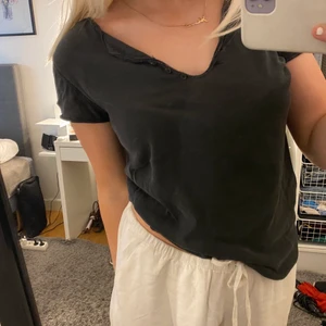 Zadig t-shirt - Grå Zadig t-shirt i bra skick. Det står ”Muse” på ryggen och är ihåligt. Ja 