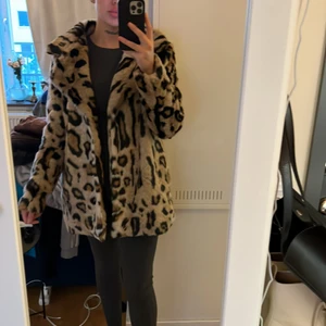 Leopard Jacka - Köpt från nakd