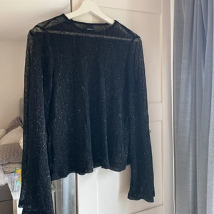 Glittrig topp - Använd en gång på nyår!! 