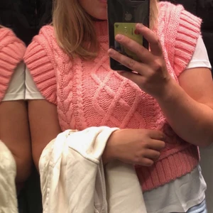 Stickad väst - Bra skick! Köparen står för frakten