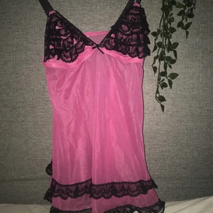 Linne med spets - Fint rosa linne! Storlek xs/s sitter mer som S