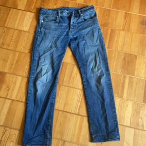 G-Star raw 3301 (31/32) - Sköna, luftiga breda jeans med en Nice passform för dig som är runt 175-180 Tror ej dessa går o få tag i