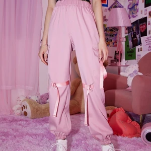 Rosa cargobyxor  - Rosa cargobyxor från Romwe 