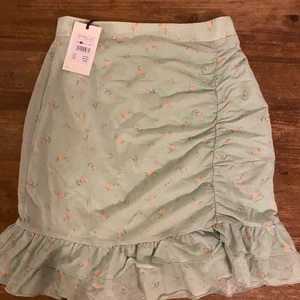 Sommar kjol från bok bok - Aldrig använd  Original pris: 299kr