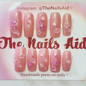 Naglar / Press-on naglar  - Heeej !  öppnat en instagram sida för press-on naglar som jag gör själv. lägger upp olika designs som man kan köpa direkt eller om man vill ha custom made (skriv bara på DM). Du får smakprov innan jag gör själva settet om det är custom etc @ThenailsAid 🌸💕