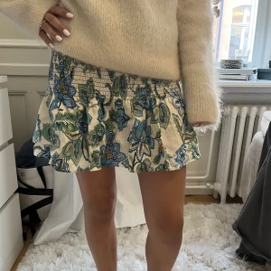 Mango kjol  - Super snygg mango kjol som knappt är använd❤️