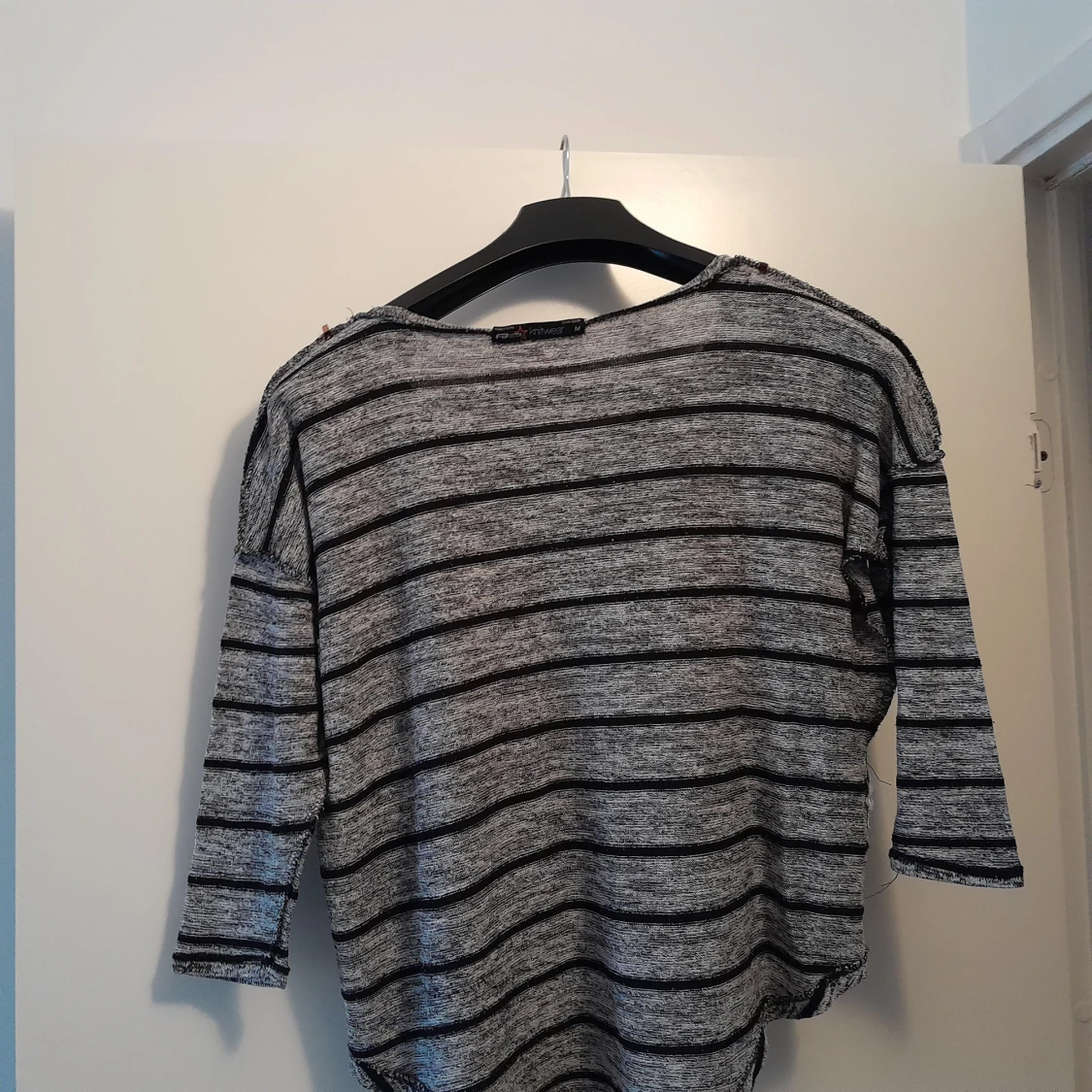 Linne , svart väst, tun alldaglig tröja. - 91