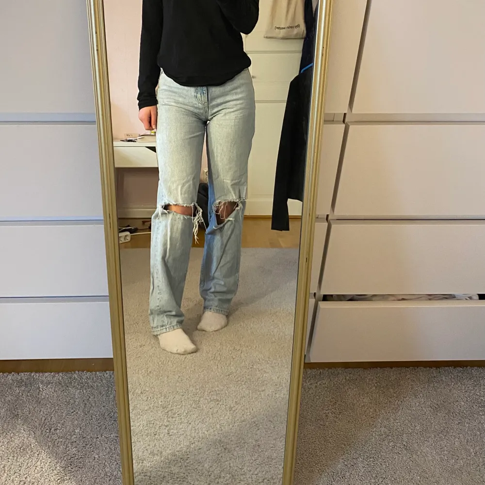 Jeans i storlek 32 från Gina tricot 💙. Jeans & Byxor.