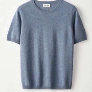 Softgoat  - Säljer min fina softgoat t-shirt som tyvär inte kommer till användning längre 🙌Den är i väldigt bra skick! 💕