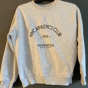 Säljer denna sweatshirt 