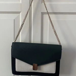 Mango väska - Väska från Mango, användt men bra skick