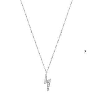 Edblad halsband - såå fint blixthalsband från Edblad. Helt oanvänt och endast testat men har tyvärr inte kommit till någon användning. nypris: 349kr💗 Pris kan diskuteras!