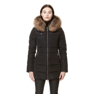 HOLLIES JACKA RIBECKA - Hollies jacka ribecka black/ nature Använd några gånger under en vinter. Är i mycket bra skick, päls som man kan sätta på och av. Säljer på grund av inte min stil längre annars 10/10 jacka! Super varm! PRIS KAN ABSOLUT DISKUTERAS!🥰