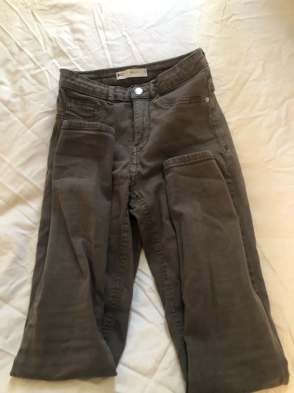 Mörk gröna jeans från Gina tricot  Original pris 400. Jeans & Byxor.
