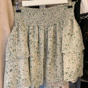 Kjol - Fin kjol från only, perfekt till sommaren.