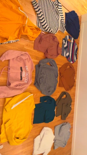 10 - Tröja 25kr bra skicka 