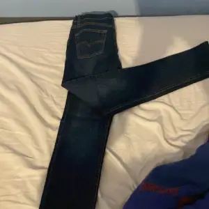 Säljer nu ett par Levis jeans i modellen skinny