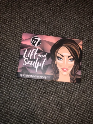 W7 Contour and sculpt palett - Har använt hälften av dem