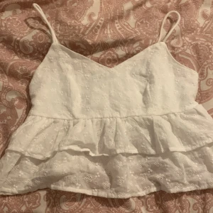 Shein - Ett super duper fint linne. Storlek xs. Säljer för den är jätte stor