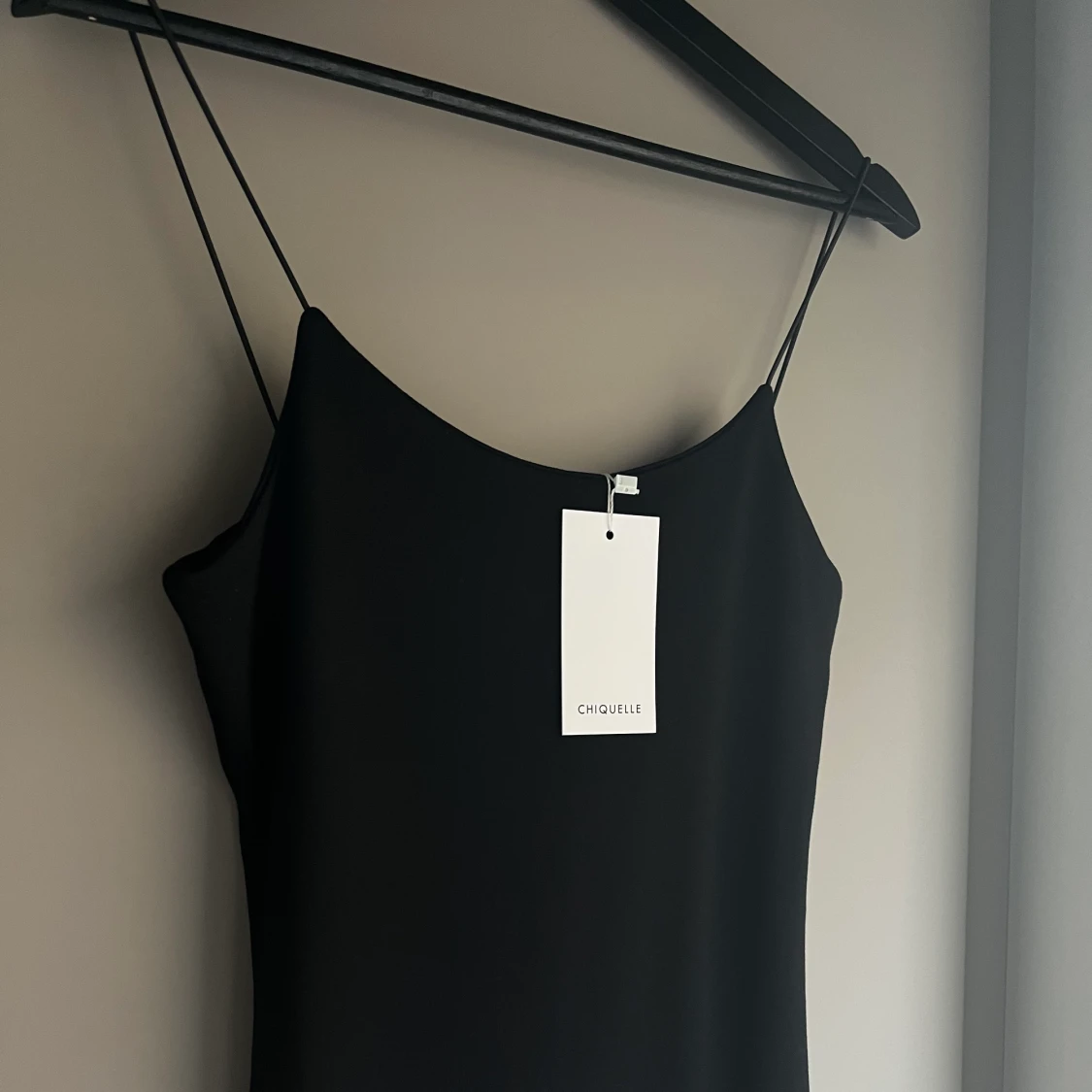 Svart tight klänning Chiquelle OANVÖND - 90