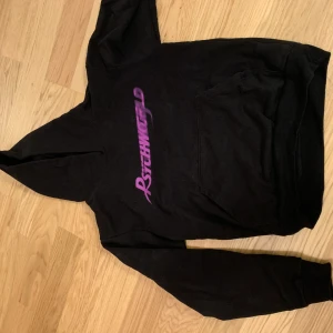 Psychwrld hoodie XS - Köpt på luisaviaroma storlek XS, oanvänd