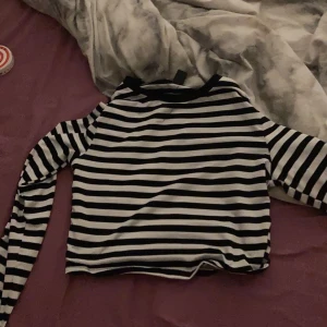 Vit tröja  - Basic tröja skit fin. 