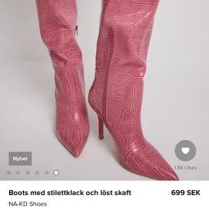 Boots  - Rosa boots från NA-KD i storlek 38 bara använda en gång:)