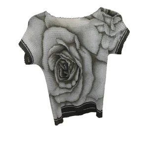 Scrunched rosé t-shirt - Popcorn tröja som man kan kalla de med ros print köpt på 90 talet men är i nyskick