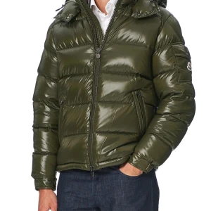 Moncler maya - Söker moncler maya jacka  Storlek 3 Ej svart  tack 🙏 