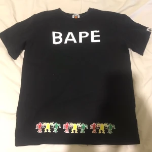 Bape X Keith Haring T-Shirt - Väldigt bra skick!