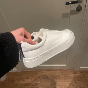 Helt nya eytys doja - Helt nya eytys doja i vitt. Aldrig använda! 